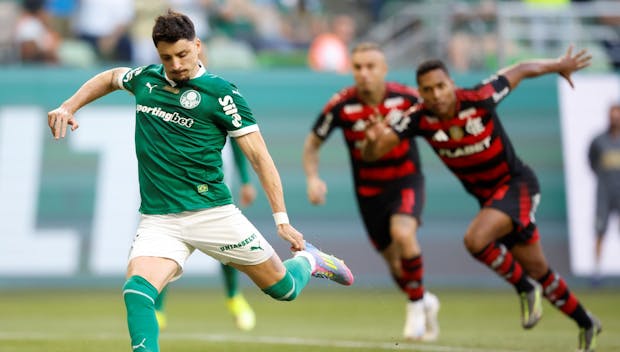 Joaquin Piquerez of Palmeiras kicks a penalti shot not converted during a match between Palmeiras and Flamengo as part of Brasileirao 2025 at Allianz Parque on May 25, 2025 in Sao Paulo, Brazil. (Photo by Miguel Schincariol/Getty Images)